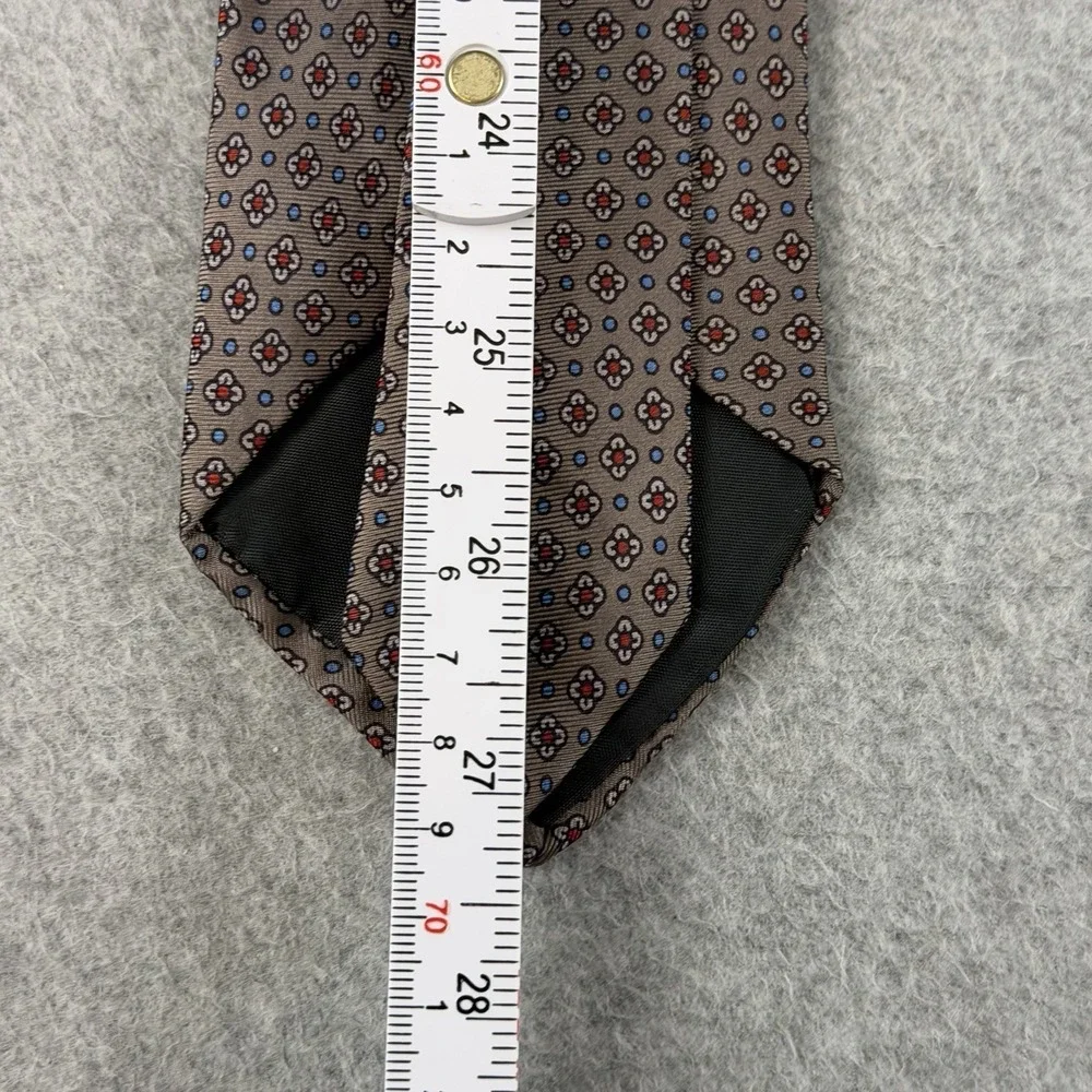 Resilio Imported Silk Tie Gray Taupe Floral Medallion 100% Silk Italy 54x3.25